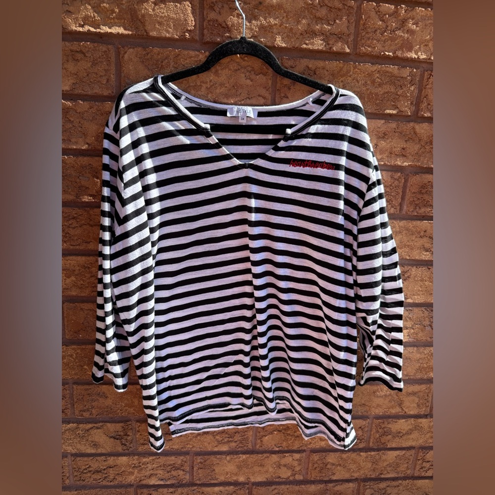 10/$25 • MyStyle Heartbreaker Striped Long‎ Sleeve Cotton Split Neck Top